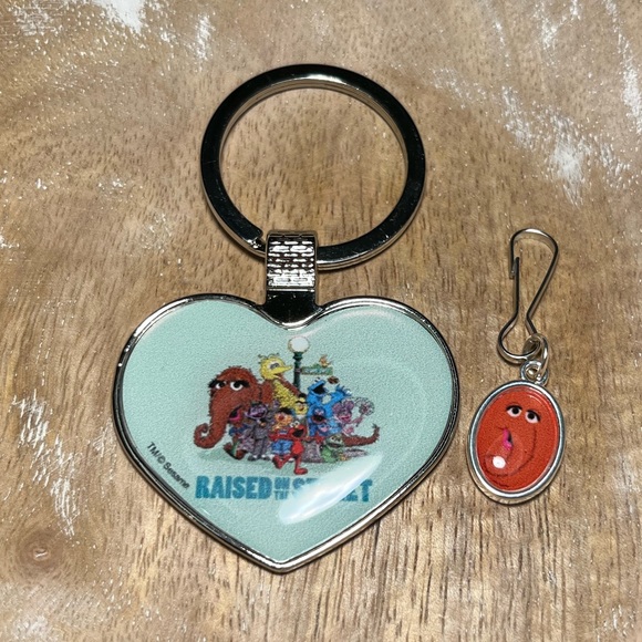 Sesame Street Heart Love Keychain & Snuffleupagus Face Oval Charm Zipper Pull - Picture 2 of 10